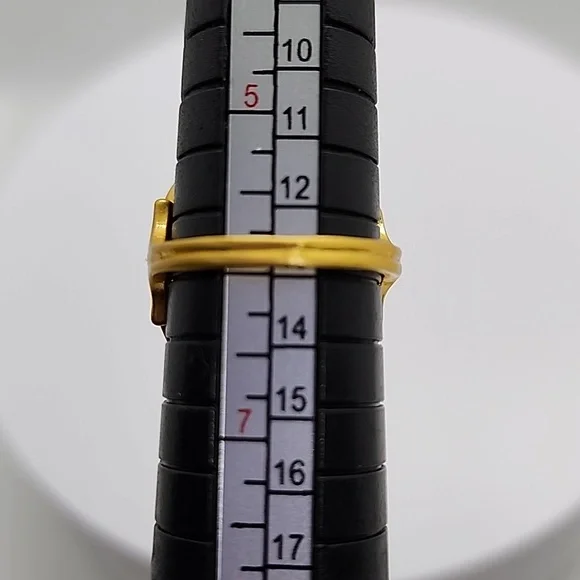 Elegant Gold Bird Motif Ring - Picture 6 of 8